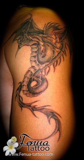 2a°) tatouage de dragon entierement en points